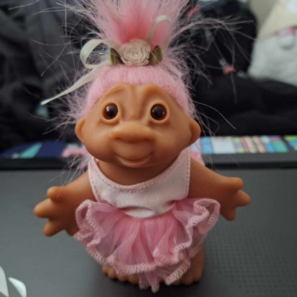 Ballerina Troll - Picture 1 of 4